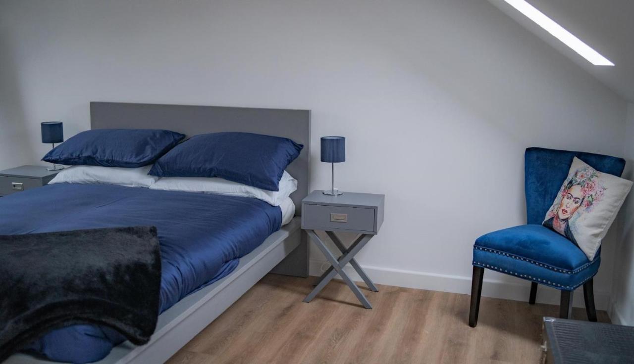 The Red House Modern Stylish Home From Home Walking Distance To Cardiff Bay And City Centre With Parking Εξωτερικό φωτογραφία