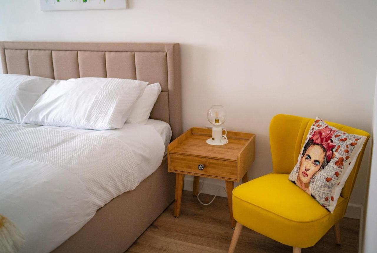 The Red House Modern Stylish Home From Home Walking Distance To Cardiff Bay And City Centre With Parking Εξωτερικό φωτογραφία